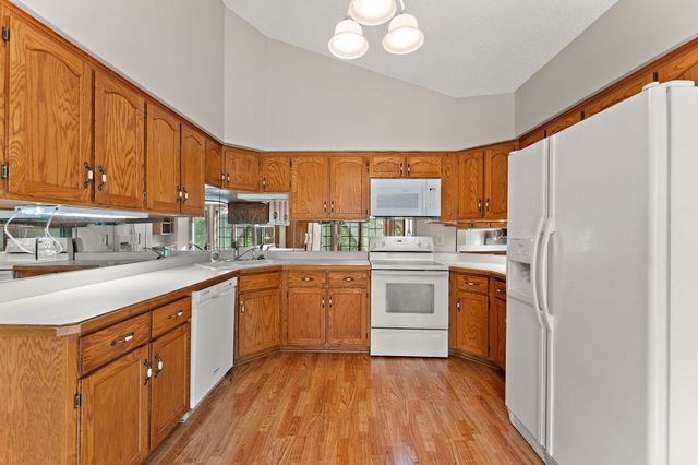 978 Winterberry Drive, Woodbury, MN 55125