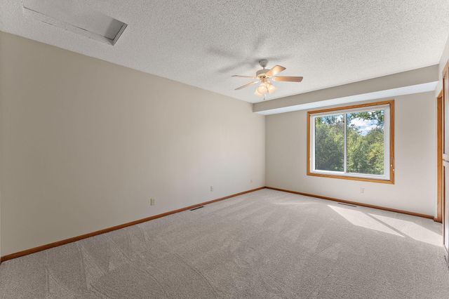978 Winterberry Drive, Woodbury, MN 55125