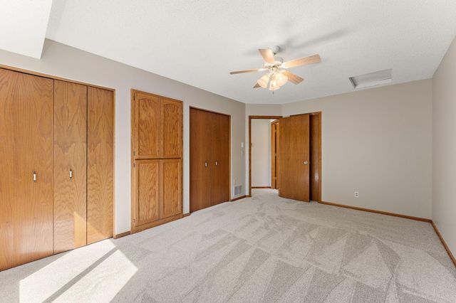 978 Winterberry Drive, Woodbury, MN 55125