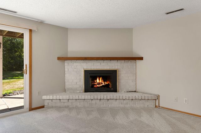 978 Winterberry Drive, Woodbury, MN 55125