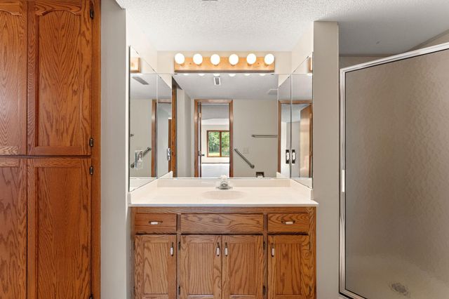 978 Winterberry Drive, Woodbury, MN 55125