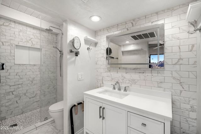 6900 N HIGHLANDS Drive, Paradise Valley, AZ 85253