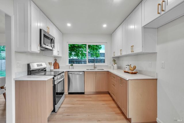 607 Seagull Dr, Suisun City, CA 94585