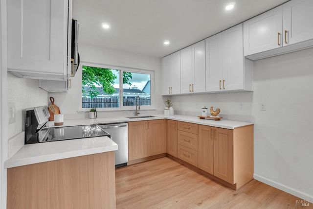 607 Seagull Dr, Suisun City, CA 94585