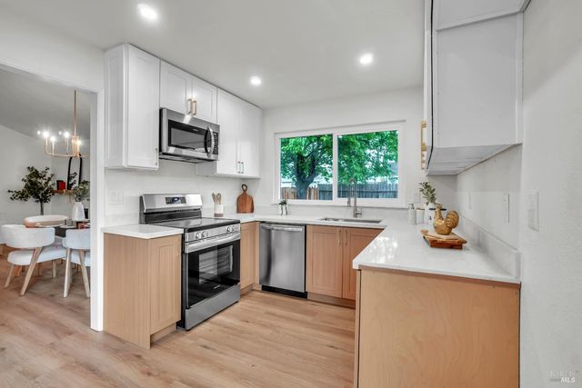 607 Seagull Dr, Suisun City, CA 94585