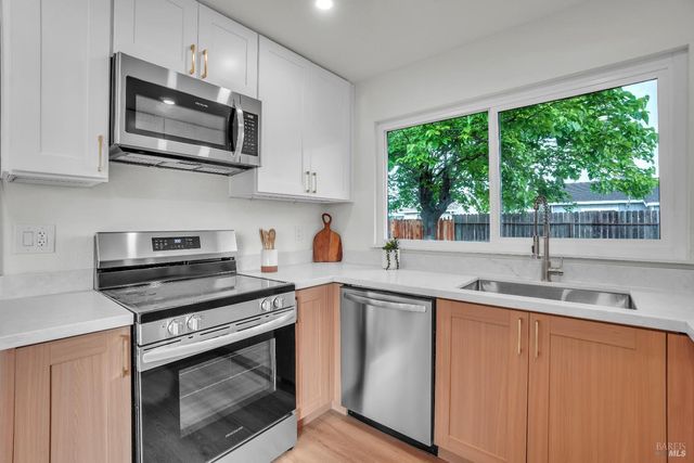 607 Seagull Dr, Suisun City, CA 94585