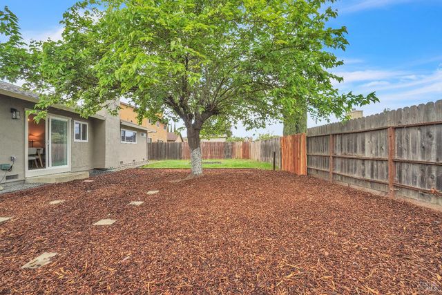 607 Seagull Dr, Suisun City, CA 94585