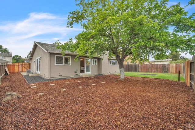 607 Seagull Dr, Suisun City, CA 94585
