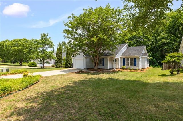 3925 Hickswood Forest Court, High Point, NC 27265