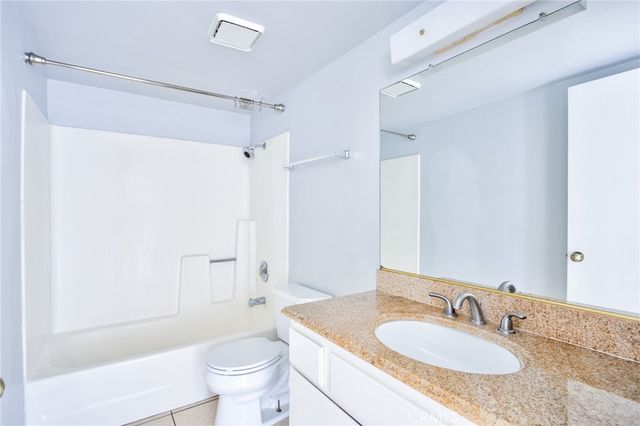 3 Carriage, Pomona, CA 91766