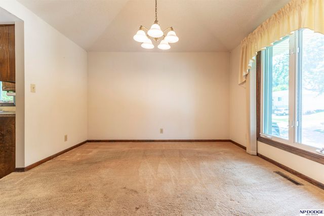 2121 N 129th Street, Omaha, NE 68164