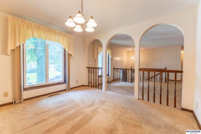 2121 N 129th Street, Omaha, NE 68164
