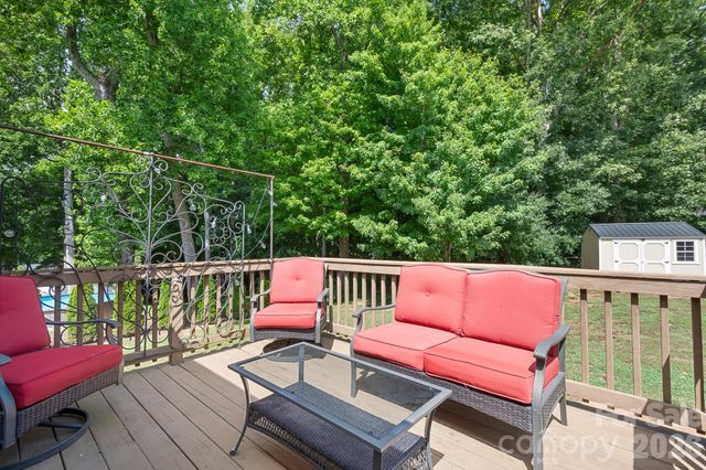 138 Valley Glen Drive, Troutman, NC 28166