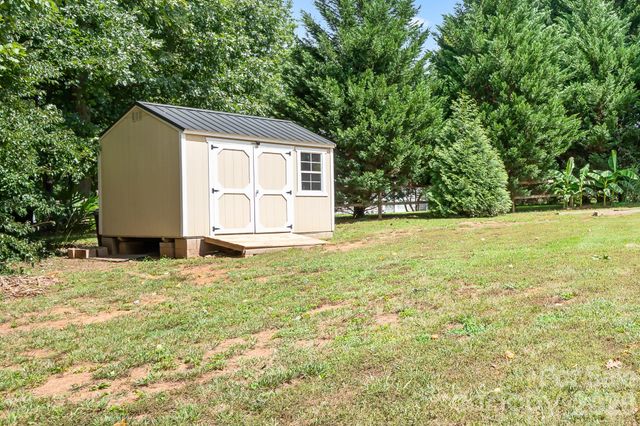138 Valley Glen Drive, Troutman, NC 28166