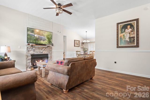 138 Valley Glen Drive, Troutman, NC 28166