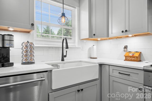 138 Valley Glen Drive, Troutman, NC 28166