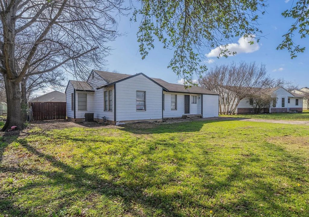 7477 Aberdeen Drive, Fort Worth, TX 76116