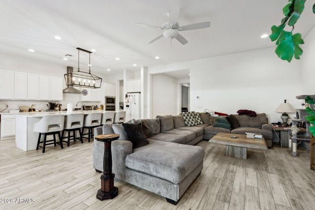 8134 E JASMINE Street, Mesa, AZ 85207