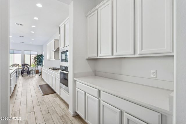 8134 E JASMINE Street, Mesa, AZ 85207