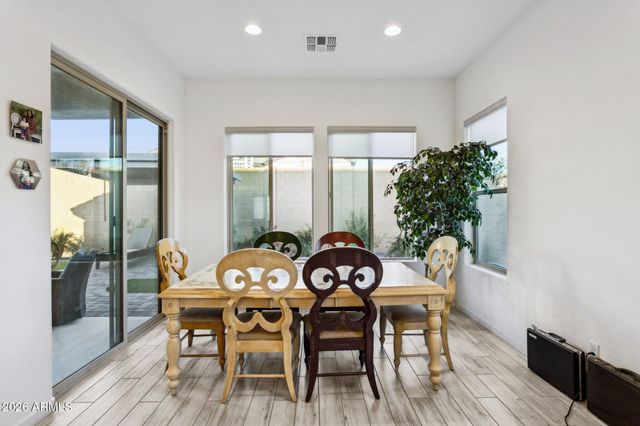 8134 E JASMINE Street, Mesa, AZ 85207