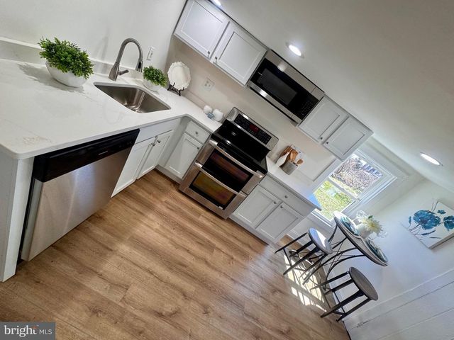 821 LARKIN, New Castle, DE 19720