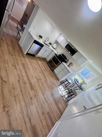 821 LARKIN, New Castle, DE 19720