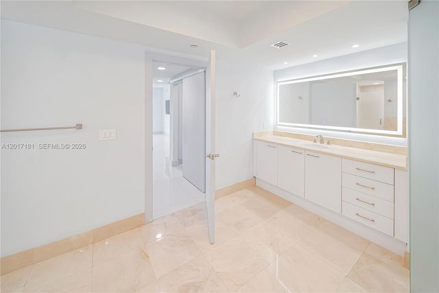 3301 NE 183rd St 1209, Aventura, FL 33160