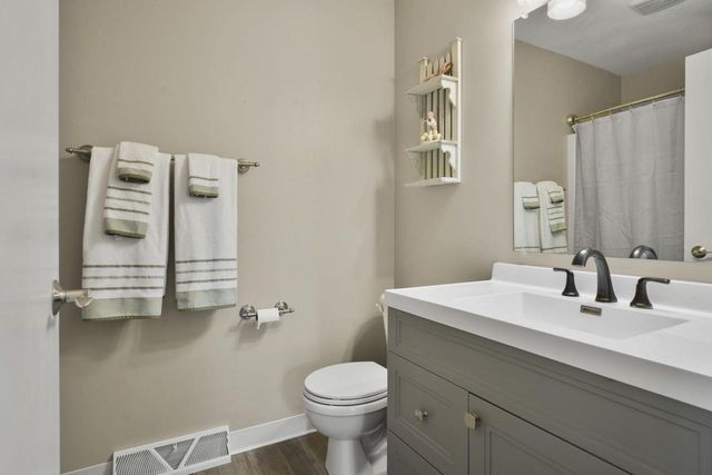 1418 S Walnut Street, Janesville, WI 53546