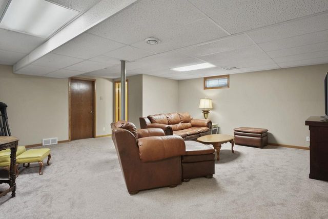 1418 S Walnut Street, Janesville, WI 53546