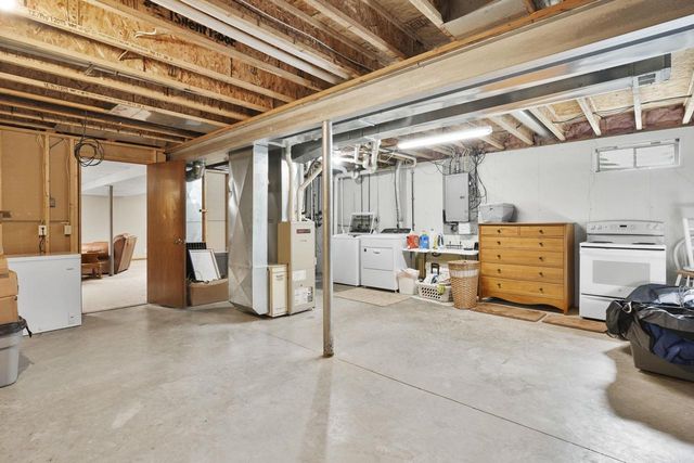 1418 S Walnut Street, Janesville, WI 53546