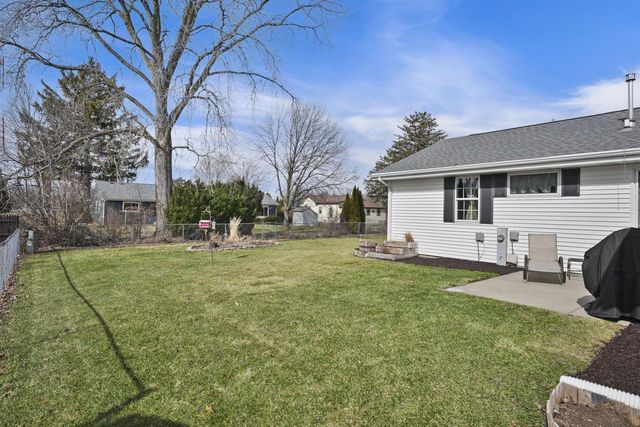 1418 S Walnut Street, Janesville, WI 53546