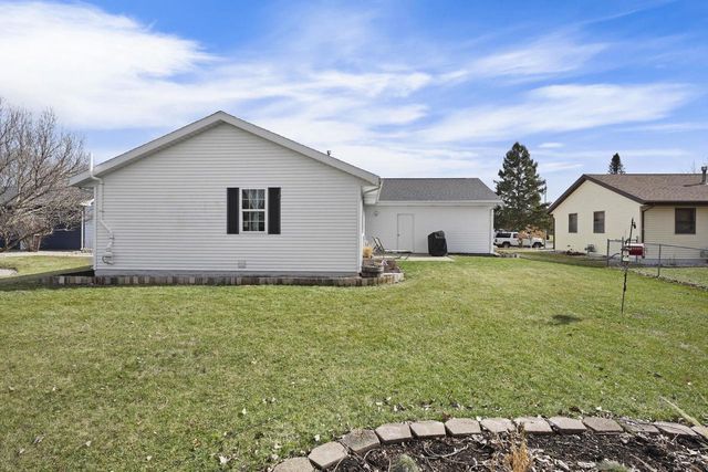 1418 S Walnut Street, Janesville, WI 53546