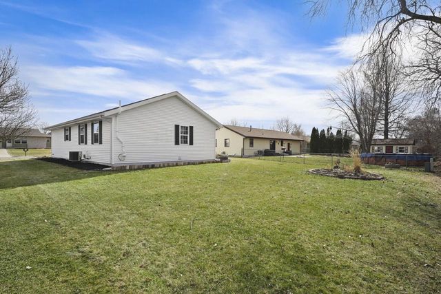 1418 S Walnut Street, Janesville, WI 53546