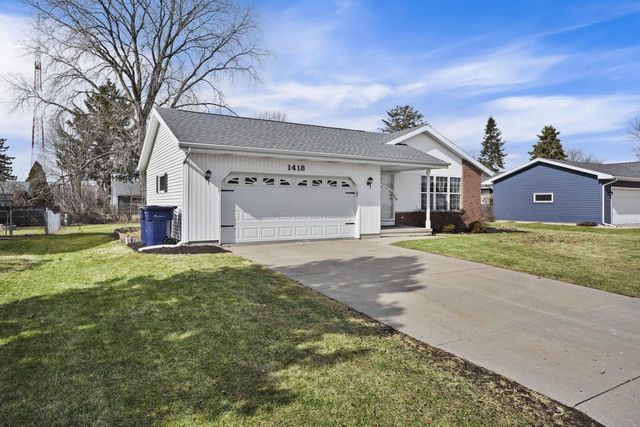1418 S Walnut Street, Janesville, WI 53546
