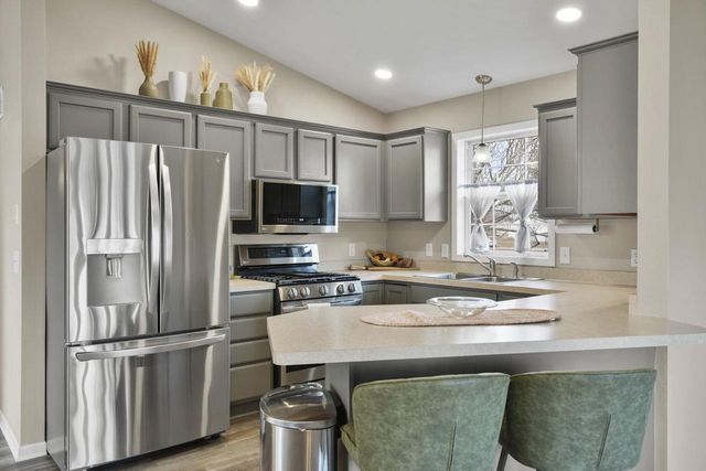 1418 S Walnut Street, Janesville, WI 53546