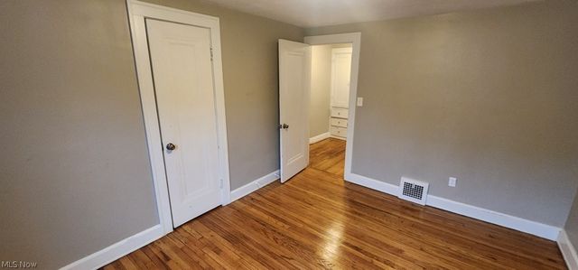 1353 Avondale, South Euclid, OH 44121