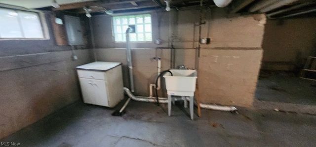 1353 Avondale, South Euclid, OH 44121