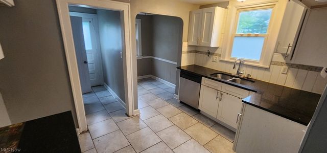 1353 Avondale, South Euclid, OH 44121