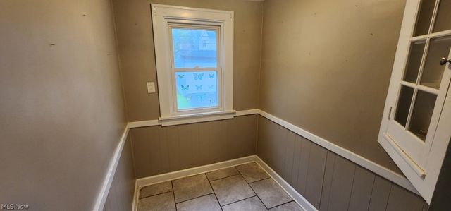 1353 Avondale, South Euclid, OH 44121