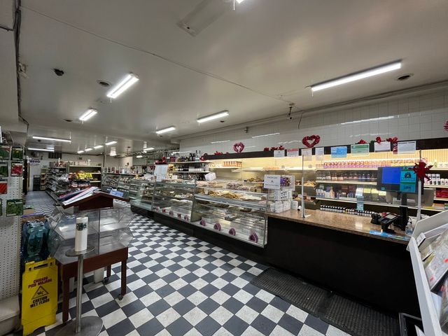 3012 N Laramie Avenue, Chicago, IL 60641