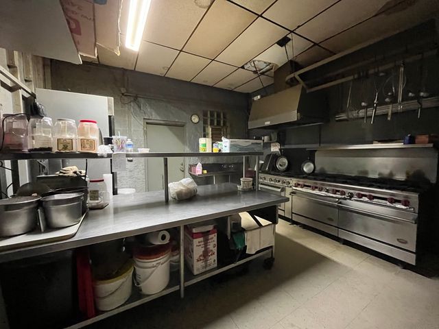 3012 N Laramie Avenue, Chicago, IL 60641