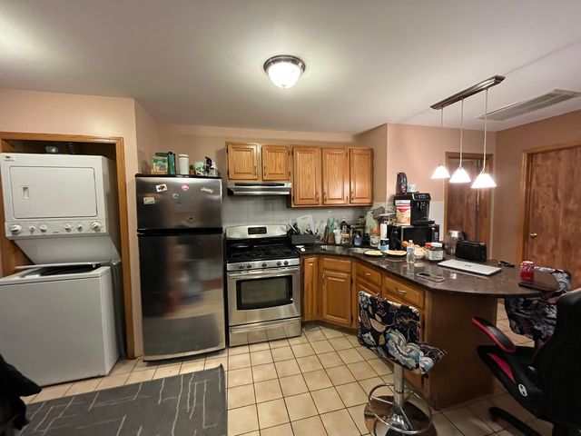 3012 N Laramie Avenue, Chicago, IL 60641