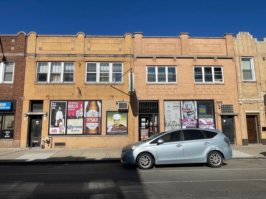 3012 N Laramie Avenue, Chicago, IL 60641