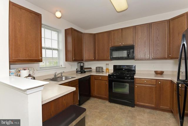 331 TIMBERLAKE DR, Ewing, NJ 08618