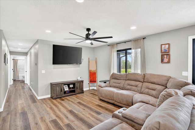 493 Spring Creek Road, Clever, MO 65631