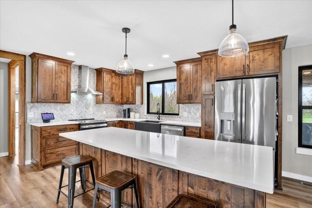 493 Spring Creek Road, Clever, MO 65631