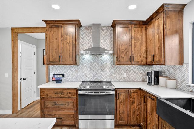 493 Spring Creek Road, Clever, MO 65631