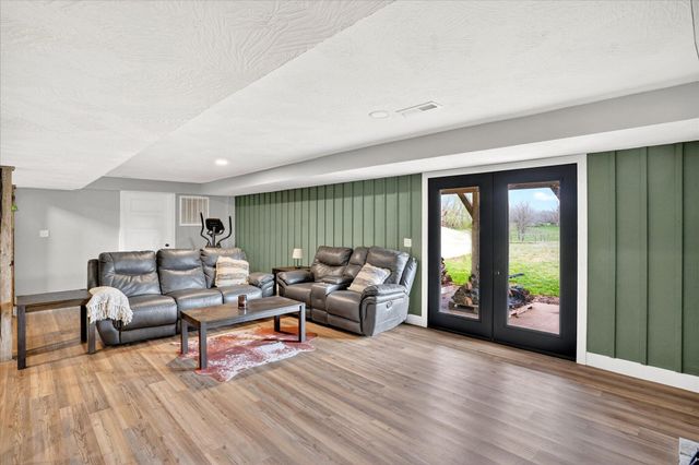 493 Spring Creek Road, Clever, MO 65631