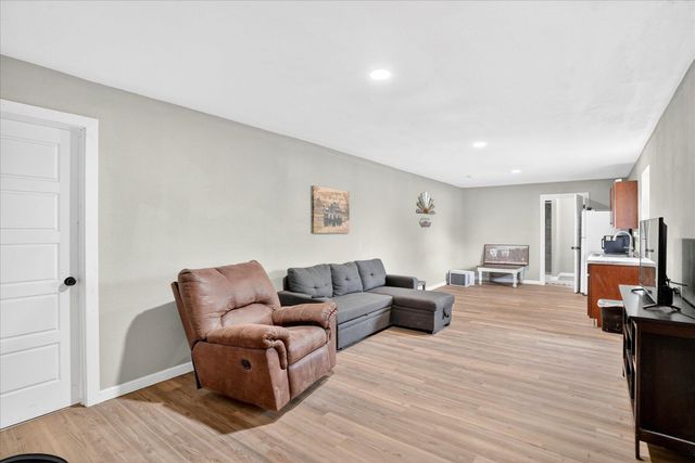 493 Spring Creek Road, Clever, MO 65631