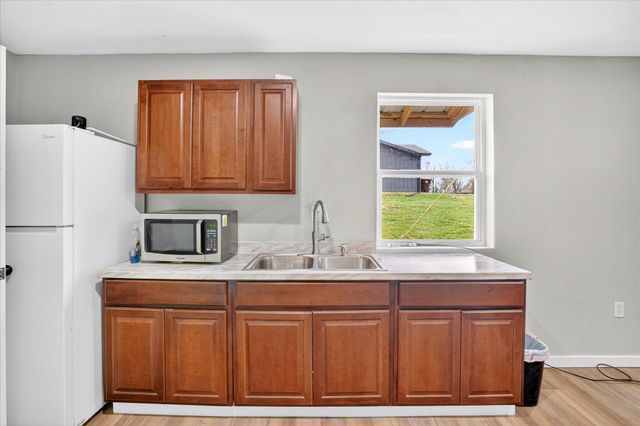 493 Spring Creek Road, Clever, MO 65631